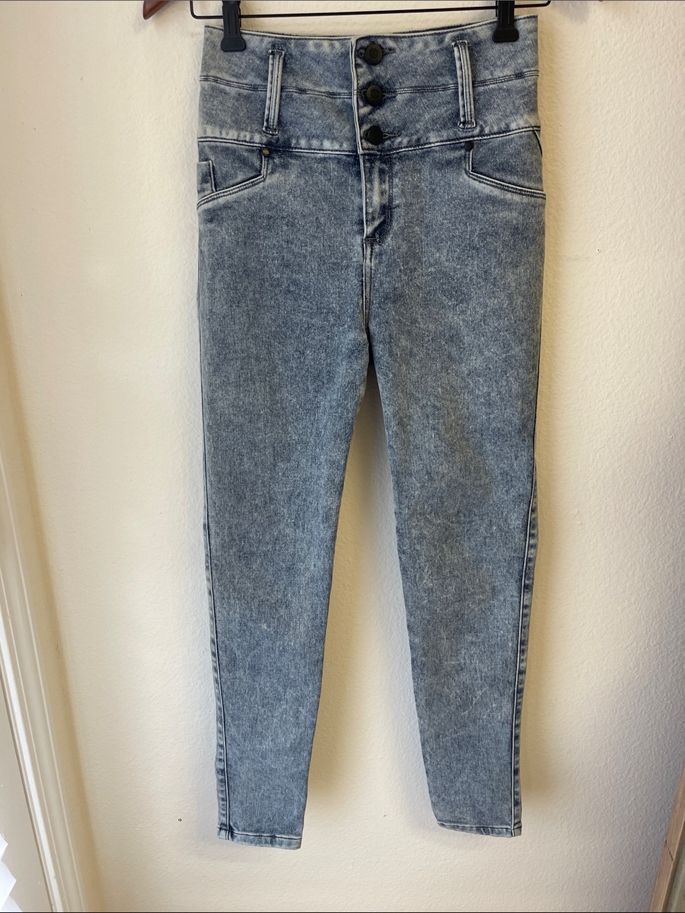 High-Rise Light Wash Women’s Jeans with Button Front